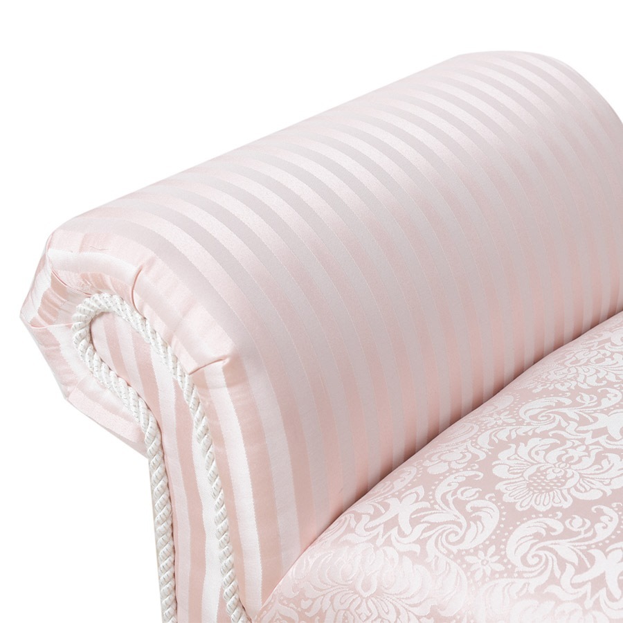 ダマスク模様とストライプのコンビネーションが大人気