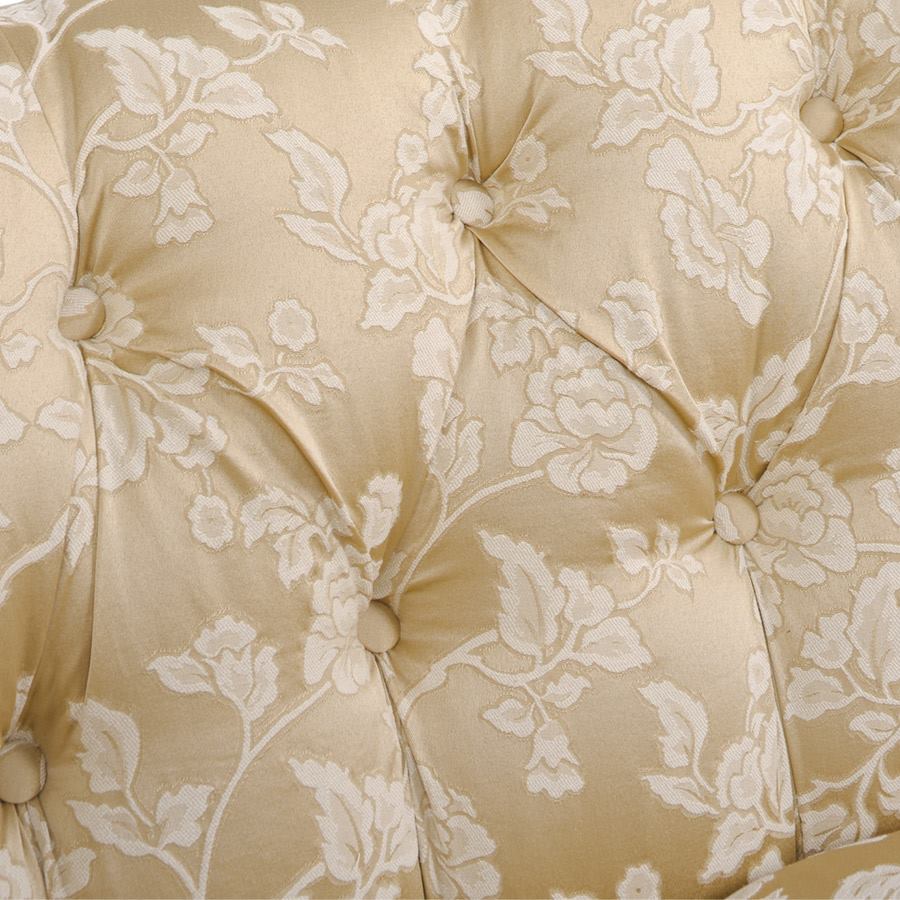 茶系色、白系色どちらの家具にもマッチするベージュ色