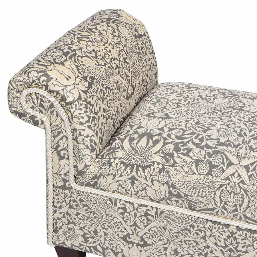 ロール型のアームのデザインがオシャレ