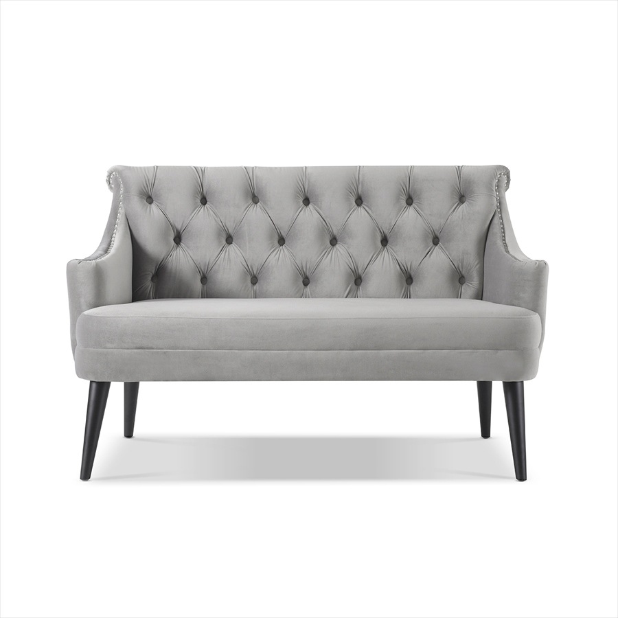 やや小ぶりでお部屋になじみやすいフォルム