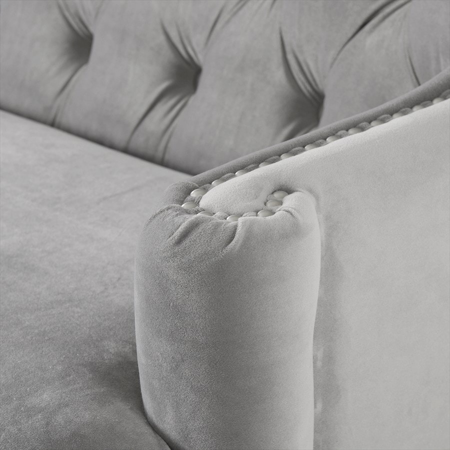 ネイルヘッドがおしゃれなアクセントに