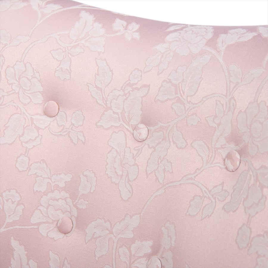 表面全体の美しいボタン締めが特徴です