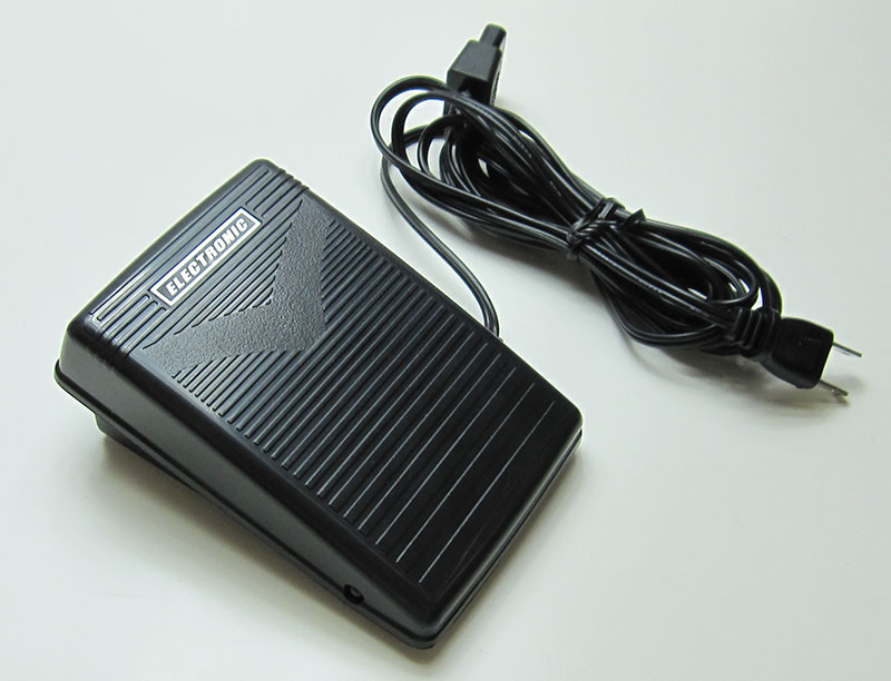 送料無料】 フットコントローラー ロックミシン MO-50e |JUKI 家庭用 