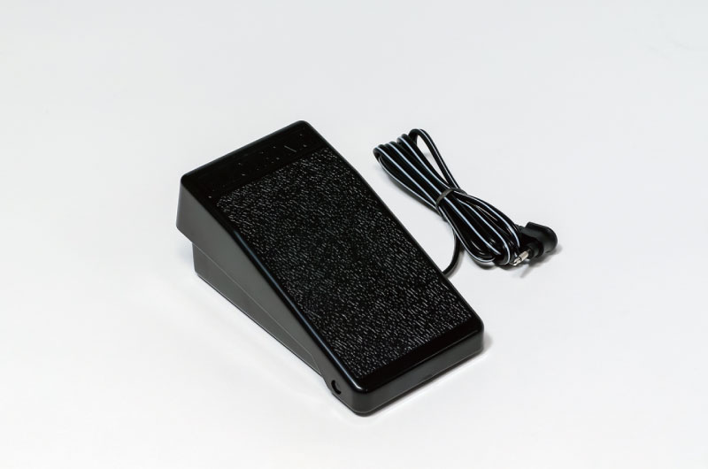 美品 JUKI HZL-010 , EM-3 フットコントローラーセット 楽天市場】juki フット コントローラー hzl－010の通販