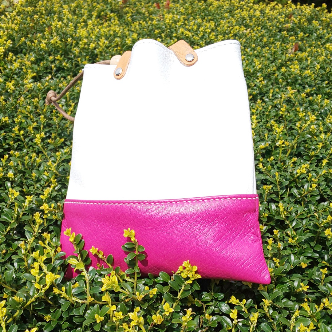 【送料無料】レザーキンチャク(ホワイト×ピンク)【レザークラフトキット(SL-700EX専用)】-JUKI公式オンラインストア