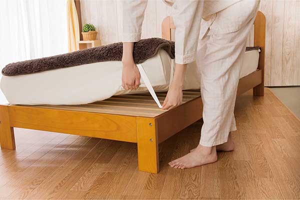 ふわふわ足ポケット付 敷パッド - 熟年時代社 | すべての商品 | 熟年