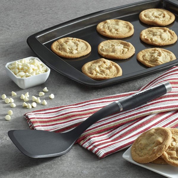KitchenAid (キッチンエイド) クラシック 穴あきフライ返し ワンサイズ KitchenAid (キッチンエイド) クラシック 穴あきフライ返し ワンサイズ