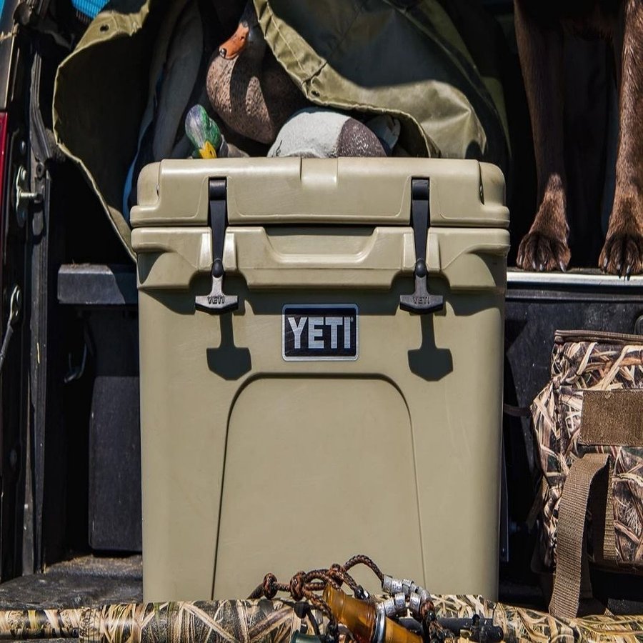 �� YETI�����顼�ܥå��� ��Tundra 35 �����ƥ� �����顼�ܥå��� �����ȥɥ� Desert Tan
