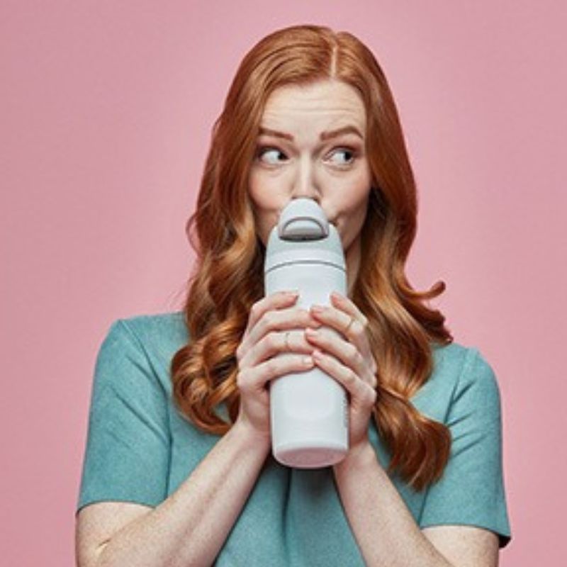 ����� ���� Owala �����������ܥȥ� ��Ǯ���ƥ�쥹�������륹�ȥ����դ� BPA�ե꡼ ���ݡ��ĥܥȥ�, 32���� ��0.95��åȥ� (Boneyard)