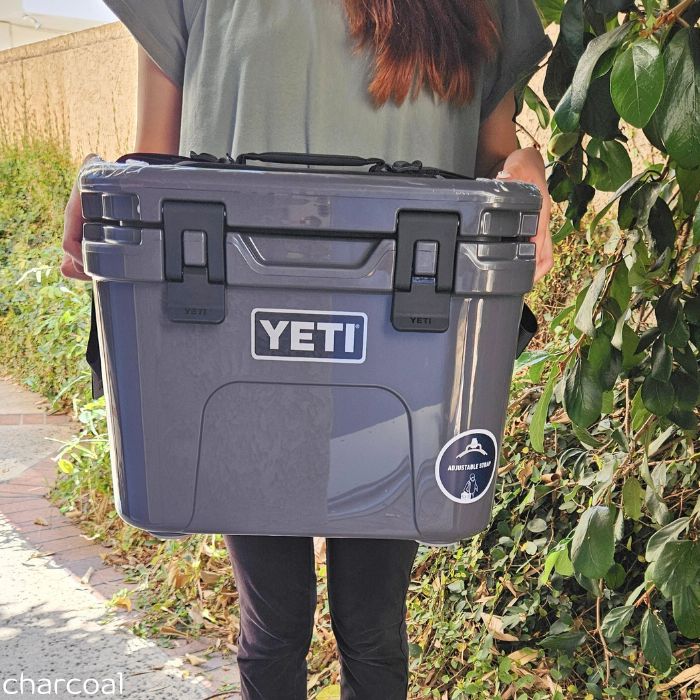 YETI Roadie 15 Hard Cooler �����ƥ� �����ǥ���15 �����顼�ܥå��� ���ȥ�å��� ��CHARCOAL ���㥳���� ��