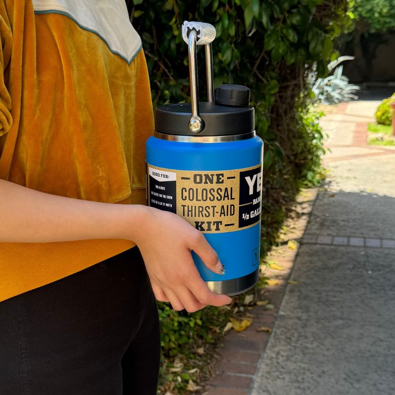 YETI ���� �����ƥ� �ϡ��ե����� ���㥰 ��1.9L Big Wave Blue �ӥå��������֡��֥롼 Rambler Half Gallon Jug