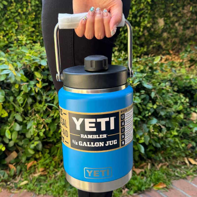YETI ���� �����ƥ� �ϡ��ե����� ���㥰 ��1.9L Big Wave Blue �ӥå��������֡��֥롼 Rambler Half Gallon Jug
