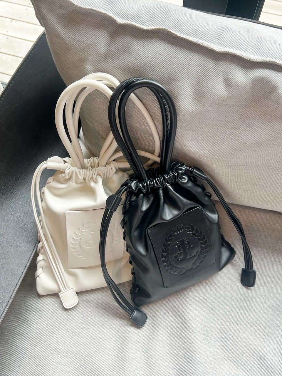 JM emblem draw bag #2カラー | バッグ/財布 | JUMELLE