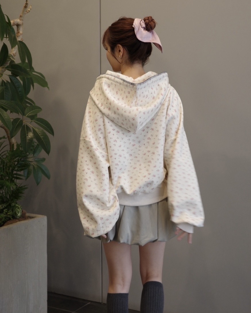 予約販売/4月上旬】花柄ステッチフーディー | JUMELLE | JUMELLE