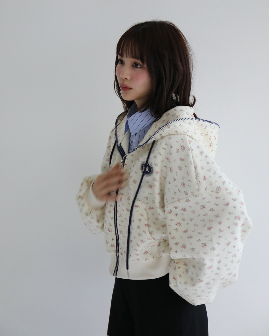 予約販売/4月上旬】花柄ステッチフーディー | JUMELLE | JUMELLE