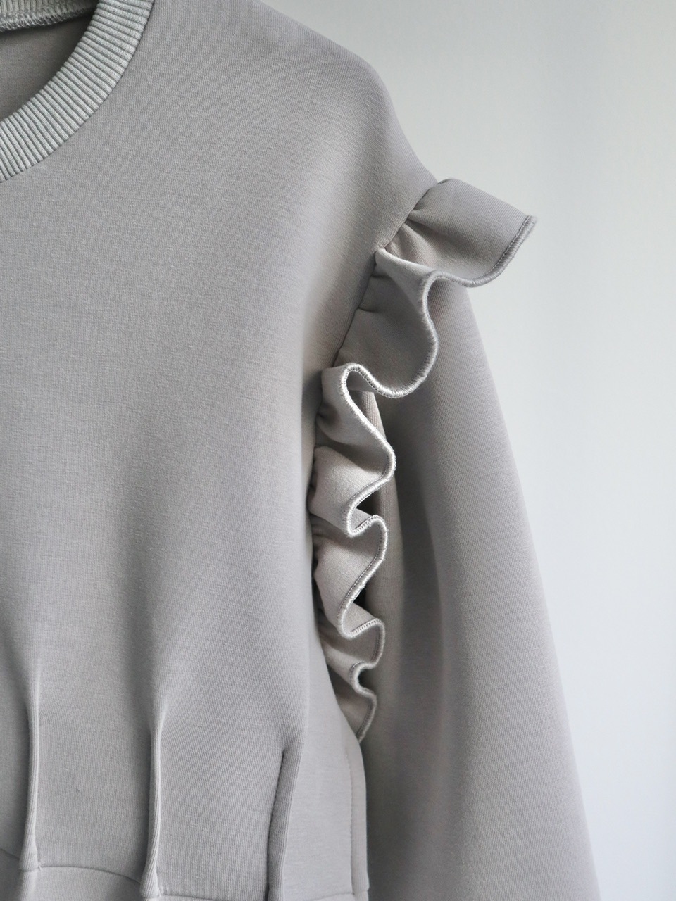 official限定】frill zipup sweat ブラック ※残りわずか | KNIT