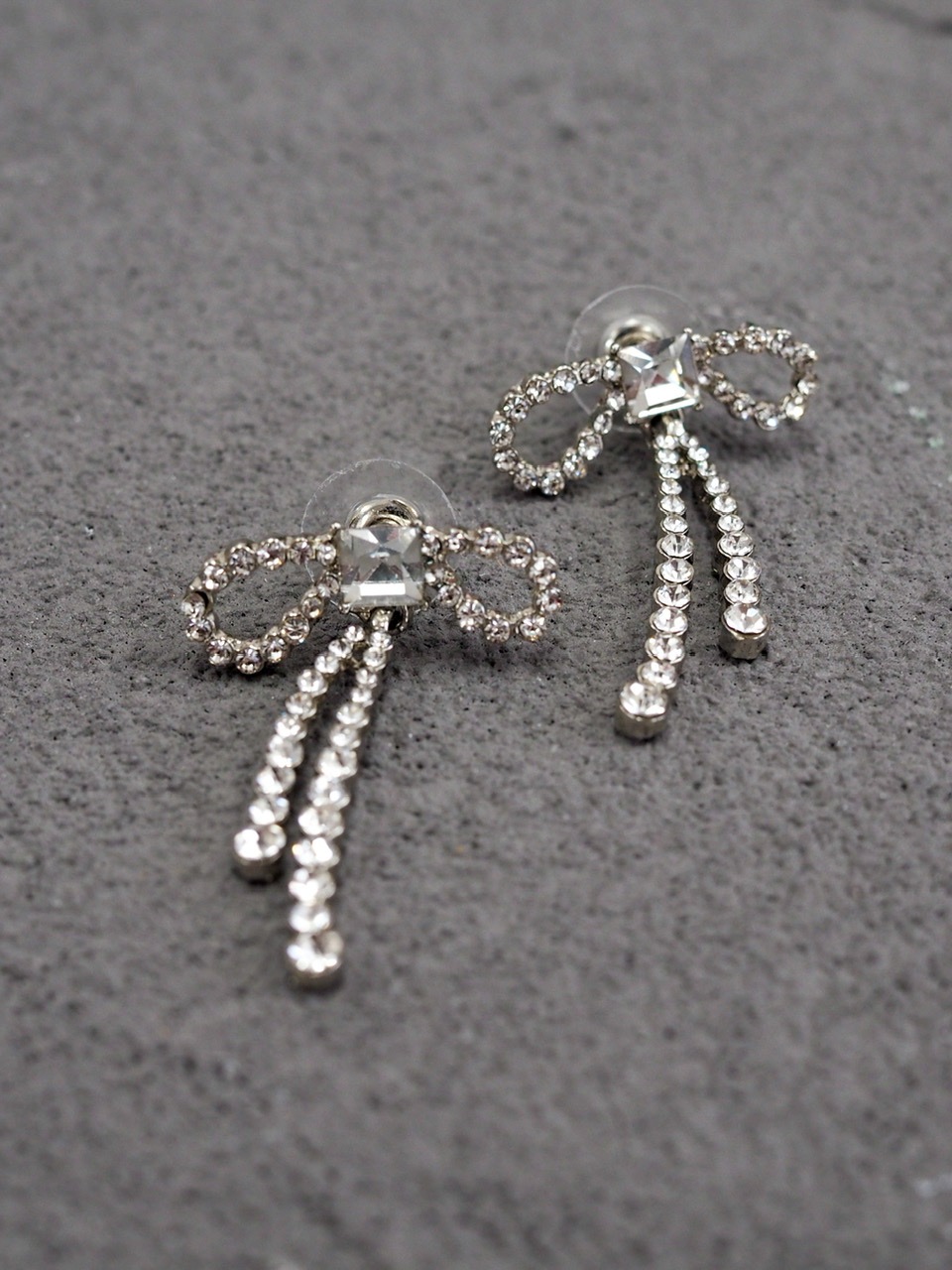リボンストーンピアス | アクセサリー/グッズ/帽子 | JUMELLE