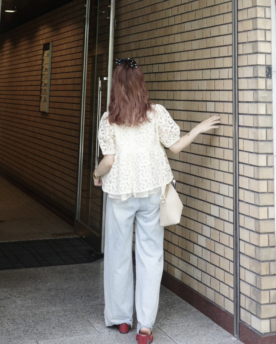 【美品】fiolily スパークリングペプラムトップス　山本月 Fiolily キラキラトップス スパークリングぺプラムスリーブレス