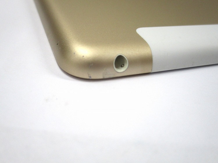 【中古】Apple Softbank(SIMロック解除済み) iPad 第5世代 32GB MPG42J/A Wi-Fi + Cellular ゴールド (181762)【中古】