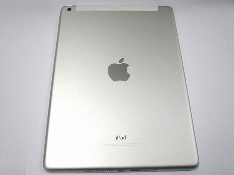 【中古】Apple docomo (SIMロック解除済み) iPad 第5世代 128GB MP272J/A Wi-Fi + Cellular シルバー (181798)【中古】