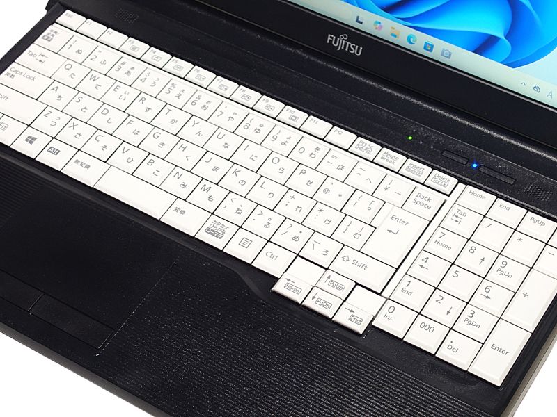 Windows11 64bit】【Core i3-8145U】【メモリー8GB】【SSD256GB