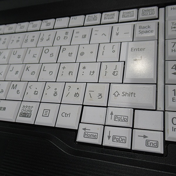 【Windows11 64bit】【WEBカメラ】【テンキー付】【Core i5-1235U】【メモリー8GB】【SSD256GB】【無線LAN】【DVDマルチ】【15インチ液晶】【ノートパソコン】【中古】富士通 LIFEBOOK A5512/KX (1406434)