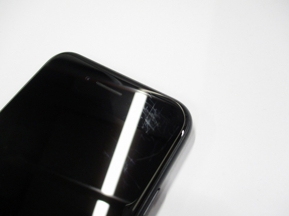 【中古】【バッテリー80％以上】Apple docomo(SIMロック解除済み) iPhone SE(第2世代) 64GB MHGP3J/A ブラック (181789)【中古】
