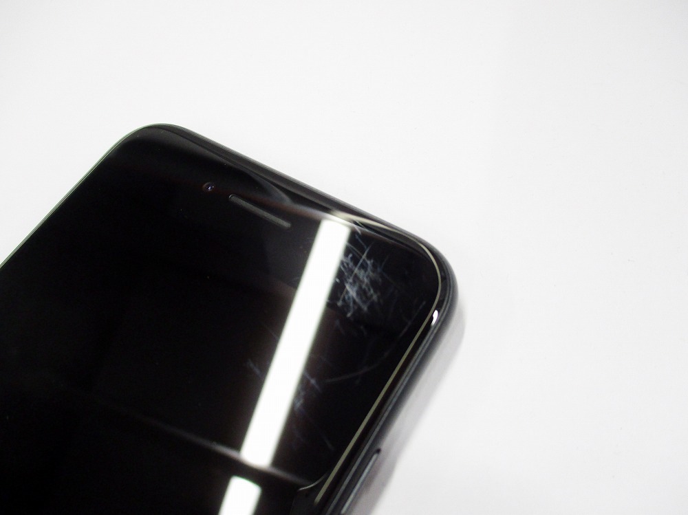 【中古】【バッテリー80％未満】Apple docomo(SIMロック解除済み) iPhone SE(第2世代) 64GB MHGP3J/A ブラック (181790)【中古】