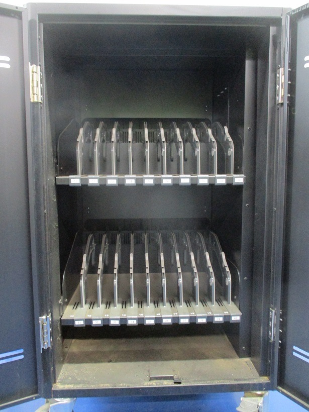 【埼玉県所沢市市引取り限定】Aver インテリジェント充電システムカート C20i【中古】 (1921128)