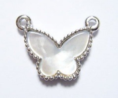まとめ売り！アクセサリーパーツ アクセサリーパーツ 白蝶貝素材の蝶 crm-vc-13e | チャーム（363