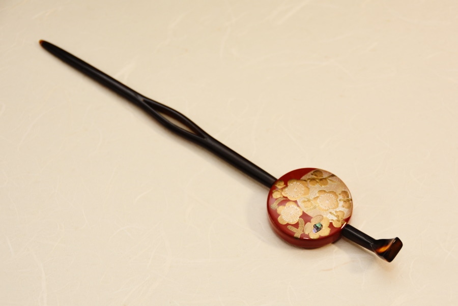 べっ甲 梅 蒔絵 平打ちかんざし (赤) | かんざし,本べっ甲 | 十三や  