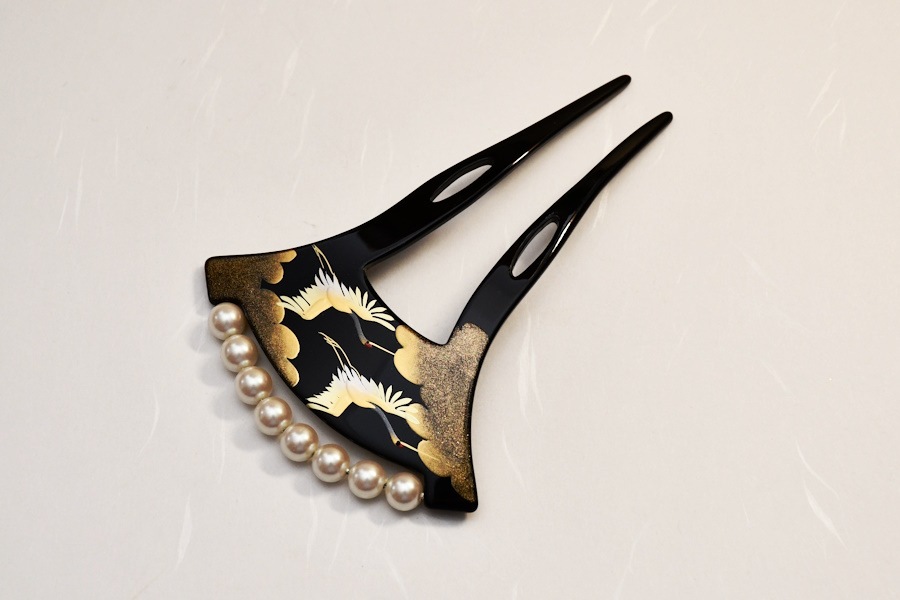 黒漆金色牡丹装飾品