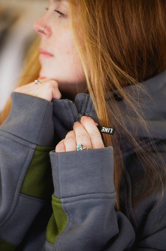 SOFTSHELL TECH HOODIE GREY/OLIVE