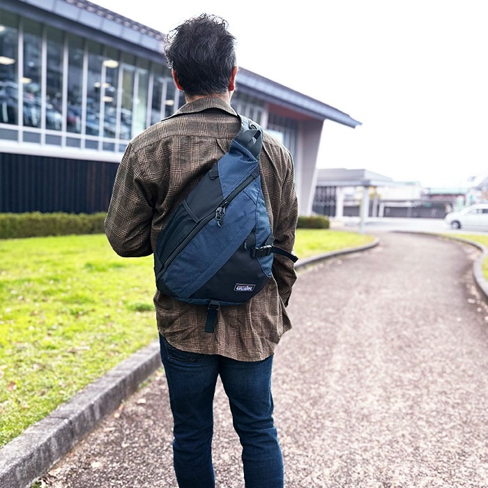 ワンショルダー リュック ボディバッグ メンズ 軽量 斜めがけ 縦型  三角 スリングバッグ アウトドア フェス おしゃれ GULLWING KBN42595