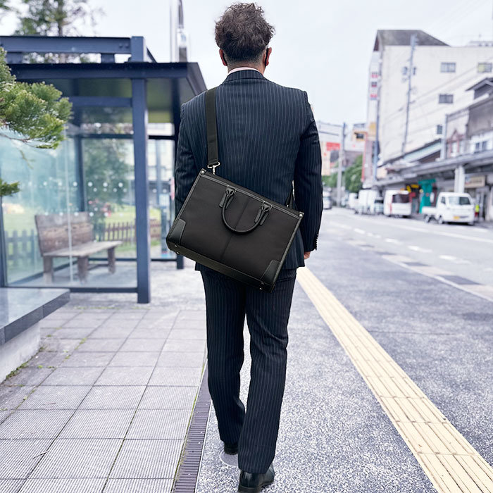 ビジネスバッグ メンズ 2層 大容量 A4ファイル 2WAY 大開き タブレット対応 ショルダーバッグ ブリーフケース 営業カバン 黒 横 横型 KBN26723