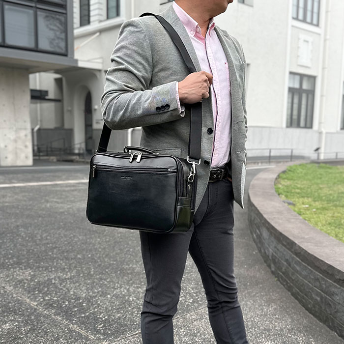 ショルダーバッグ メンズ 2層 A4 取っ手 ハンドル 2WAY 軽い 軽量 斜めがけ 手提げ 通勤 旅行 横型 黒 ANDY HAWARD KBN16479