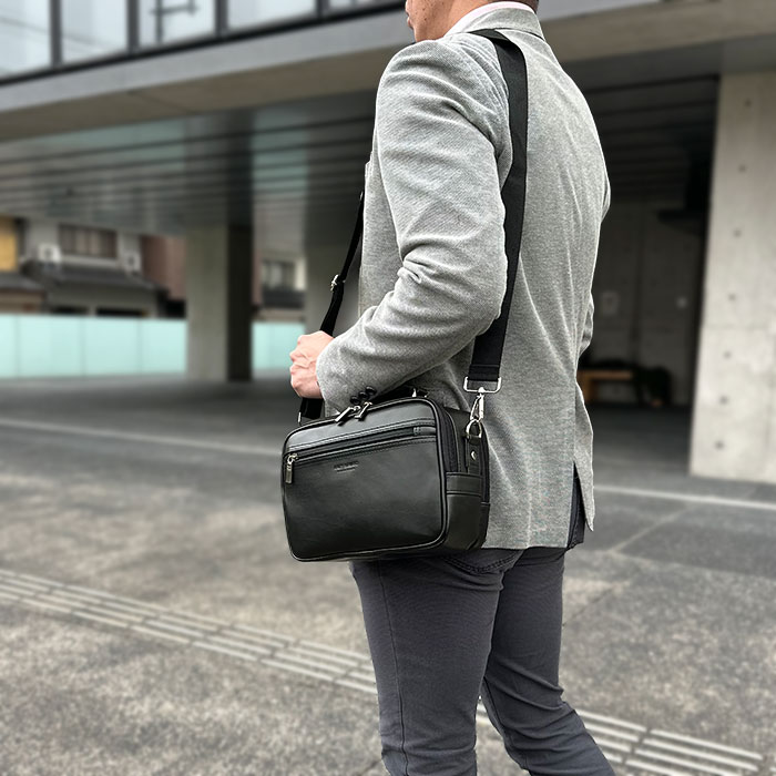 ショルダーバッグ メンズ 2層 取っ手 ハンドル 2WAY 軽い 軽量 斜めがけ 手提げ 通勤 旅行 横型 黒 ANDY HAWARD KBN16480
