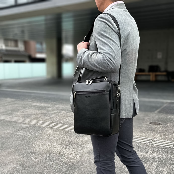 ショルダーバッグ メンズ 2層 A4 取っ手 ハンドル 2WAY 軽い 軽量 斜めがけ 手提げ 通勤 旅行 縦型 黒 ANDY HAWARD KBN16481