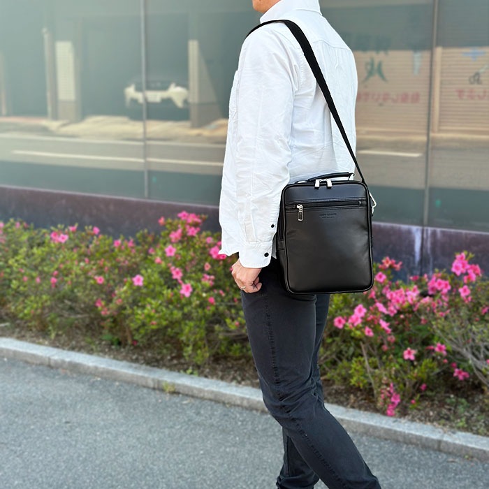 ショルダーバッグ メンズ 2層 取っ手 ハンドル 2WAY 軽い 軽量 斜めがけ 手提げ 通勤 旅行 縦型 黒 ANDY HAWARD KBN16482