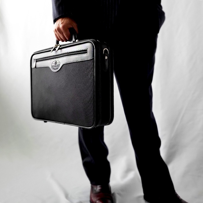 アタッシュケース ソフトアタッシュ ビジネスバッグ メンズ B4ファイル ソフト 南京錠付き 2室 KBN21220 ウエリントン WELLINGTON