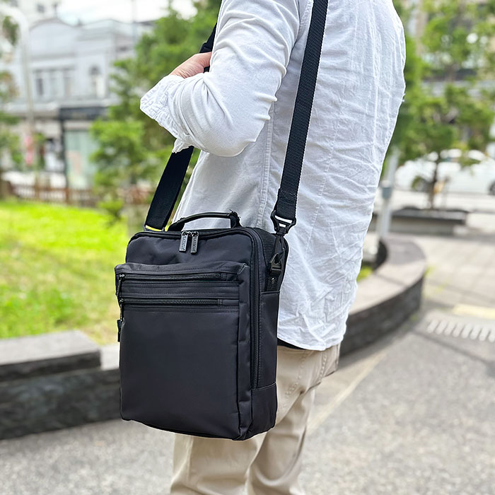 ショルダーバッグ メンズ A4ファイル 2室 縦型 KBN33579 ブレザークラブ BLAZER CLUB