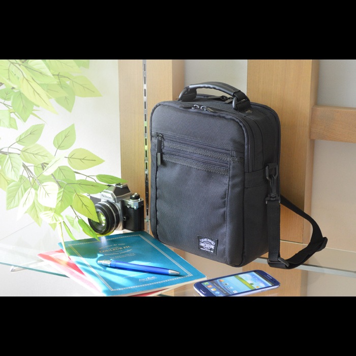 ショルダーバッグ メンズ 2層 B5 2WAY 軽い 軽量 斜めがけ 手提げ 通勤 旅行 縦型 黒 ANDY HAWARD KBN33628