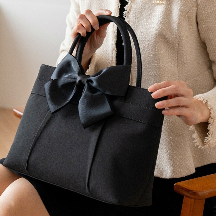 フォーマルバッグ 黒 ハンドバッグ リボン 脱着可能 トートバッグ 柔らか 布製 上品 ブラック