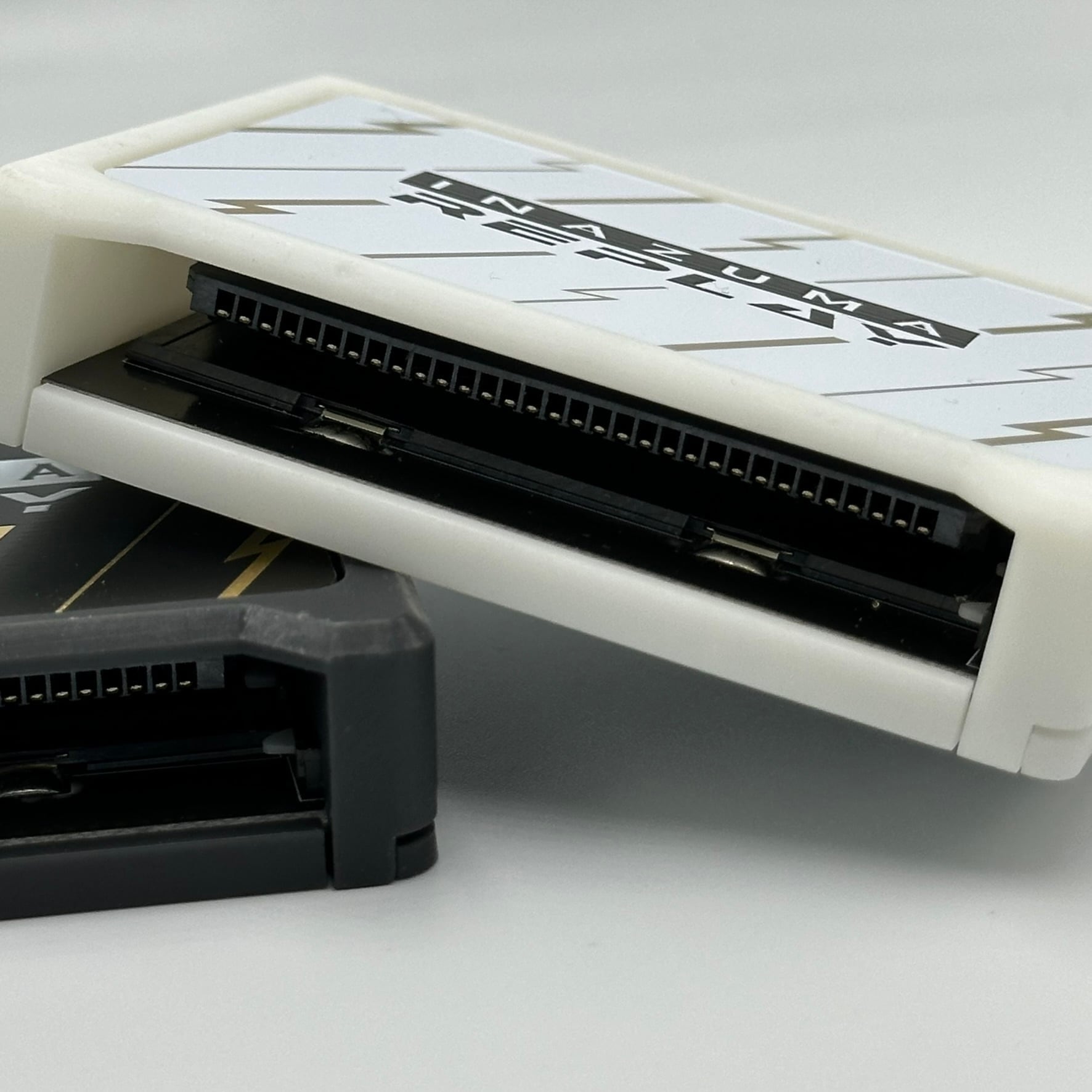 INAZUMA REPLAY（GBシリーズ専用ROMダンパー） 【ブラックシェルVer