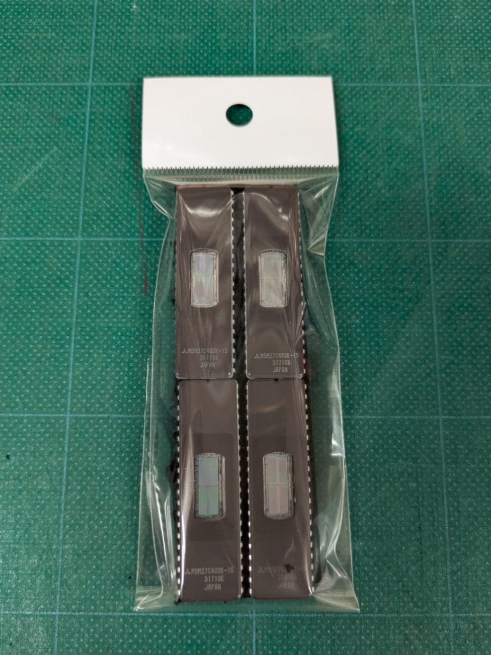 けんさま専用 1本目 中古/未消去/無保証】 27C402K-15 【4個セット】 | 電子部品