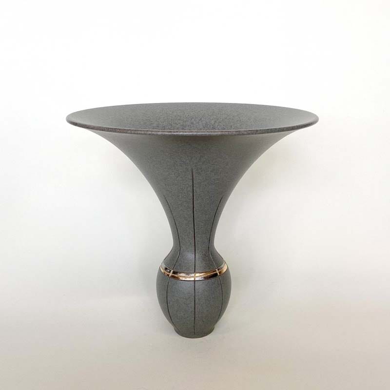 かえる王子　2つセット　池坊ダークグレー花器　ブラウングラデーション花器 逸品花器特集 | フラワーショップ花楽