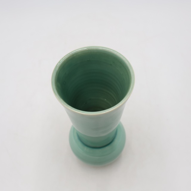 緑色 陶器製 花瓶 フリル口 観芙 緑水 202650 | 新作花器特集 | フラワーショップ花楽