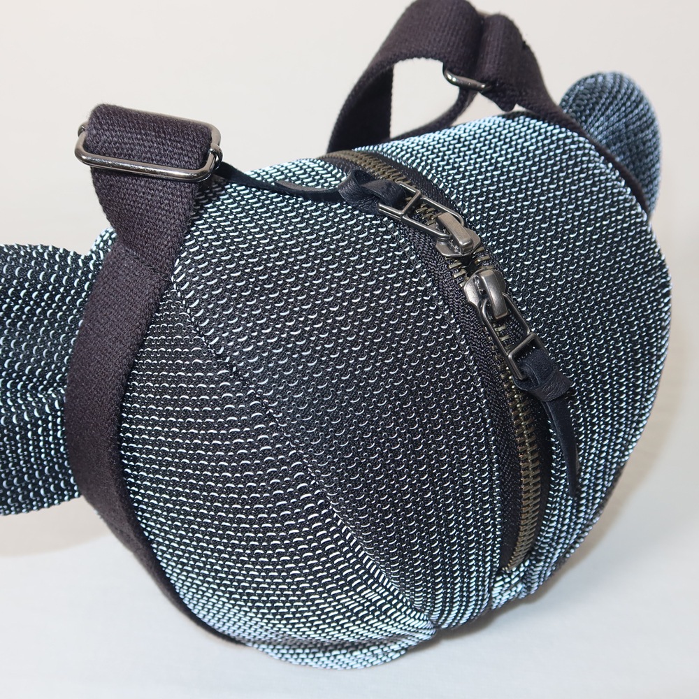 ��agumi �� TRICOLUM�� bear head bag