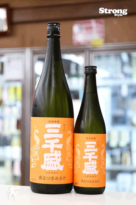 値下げ❗️ 【未開栓】秋津 純米大吟醸 1,800ml 16度 秋酒/三千盛 香るつきみさけ から口純米大吟醸 1800ml｜日本酒,岐阜)三