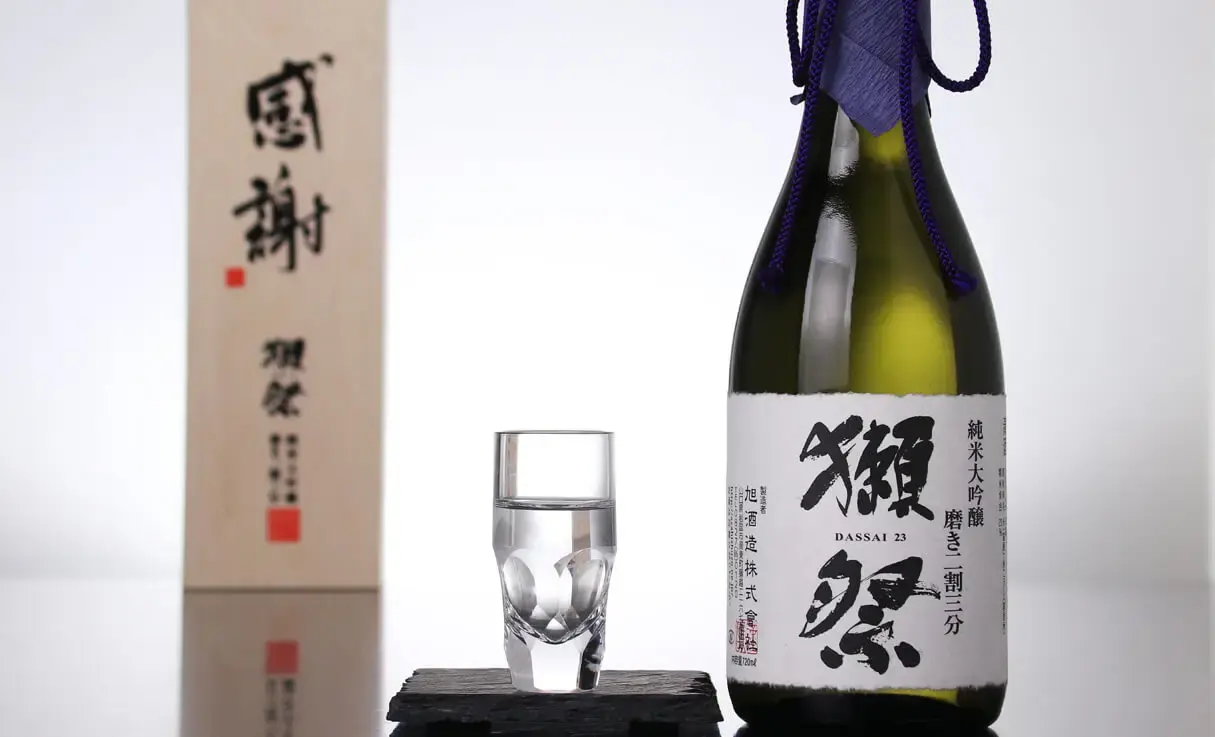 獺祭 純米大吟醸 磨き二割三分 感謝木箱入り 720ml | 獺祭｜株式